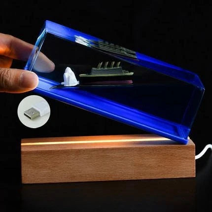 One Piece Floating Ship Liquid Wave Bottle – Thousand Sunny & Going Merry Desk Ornament